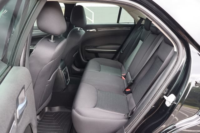 Used 2022 Chrysler 300 Touring w/ Sport Appearance Package RWD image 20