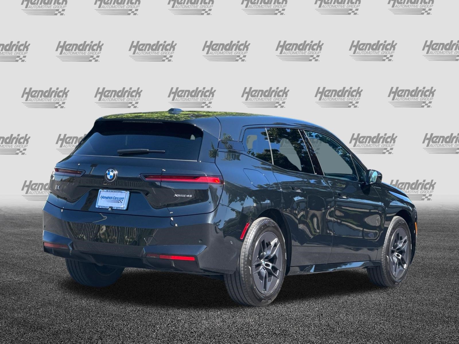 Used 2026 BMW iX xDrive45 w/ Premium Package AWD/4WD image 5