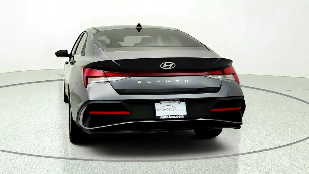 Used 2024 Hyundai Elantra SEL FWD image 6