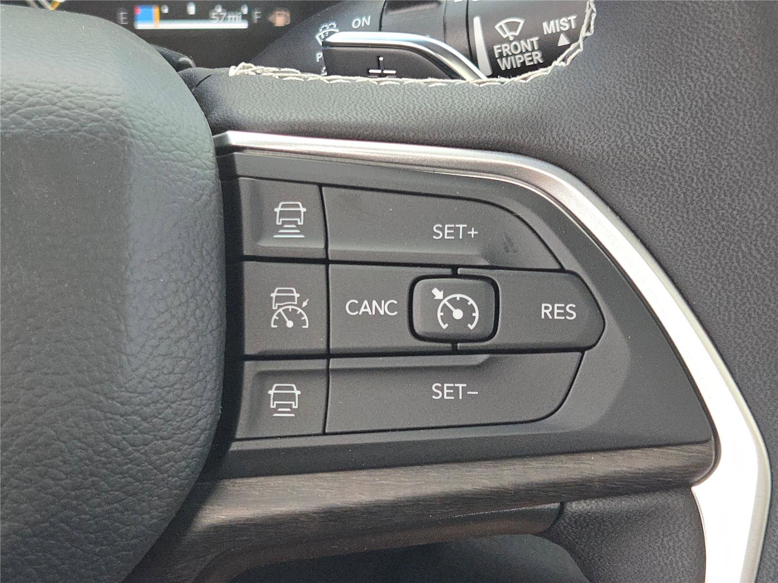 New 2025 Jeep Grand Cherokee Limited w/ Black Appearance Package image 36