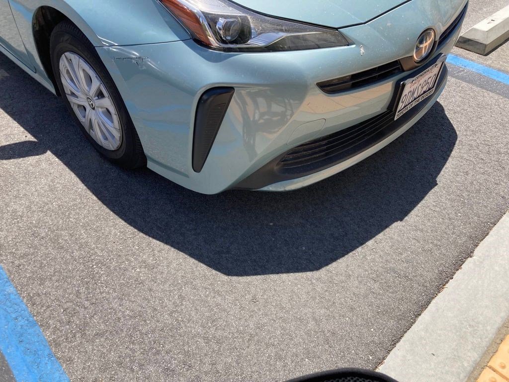 Used 2022 Toyota Prius L Eco FWD image 6