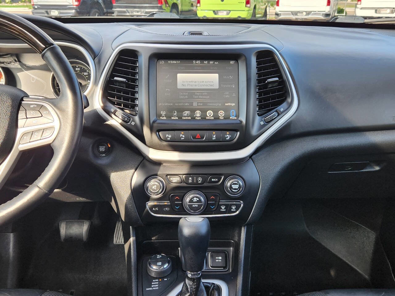 Used 2017 Jeep Cherokee Overland w/ Technology Group image 18