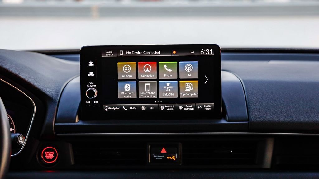 Used 2025 Honda Pilot Black Edition image 17