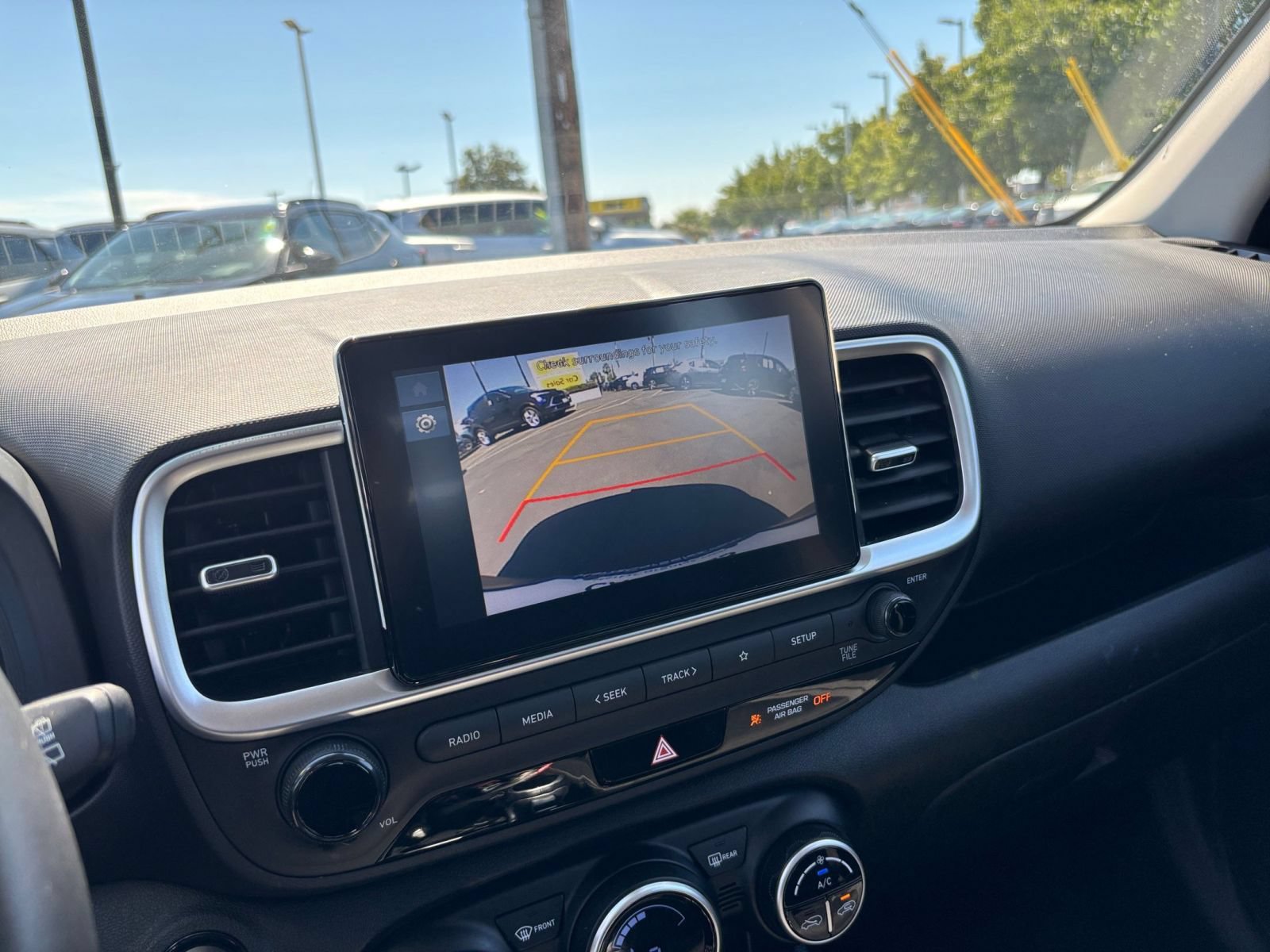 Used 2025 Hyundai Venue SEL FWD image 22