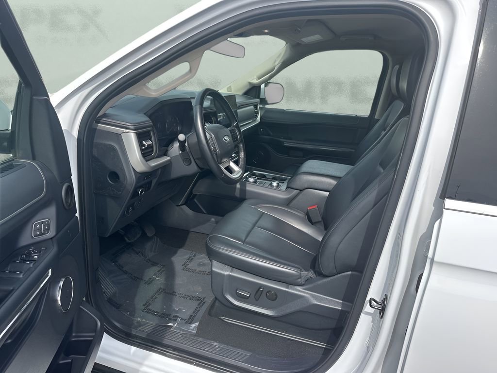 Used 2024 Ford Expedition Max XLT image 9