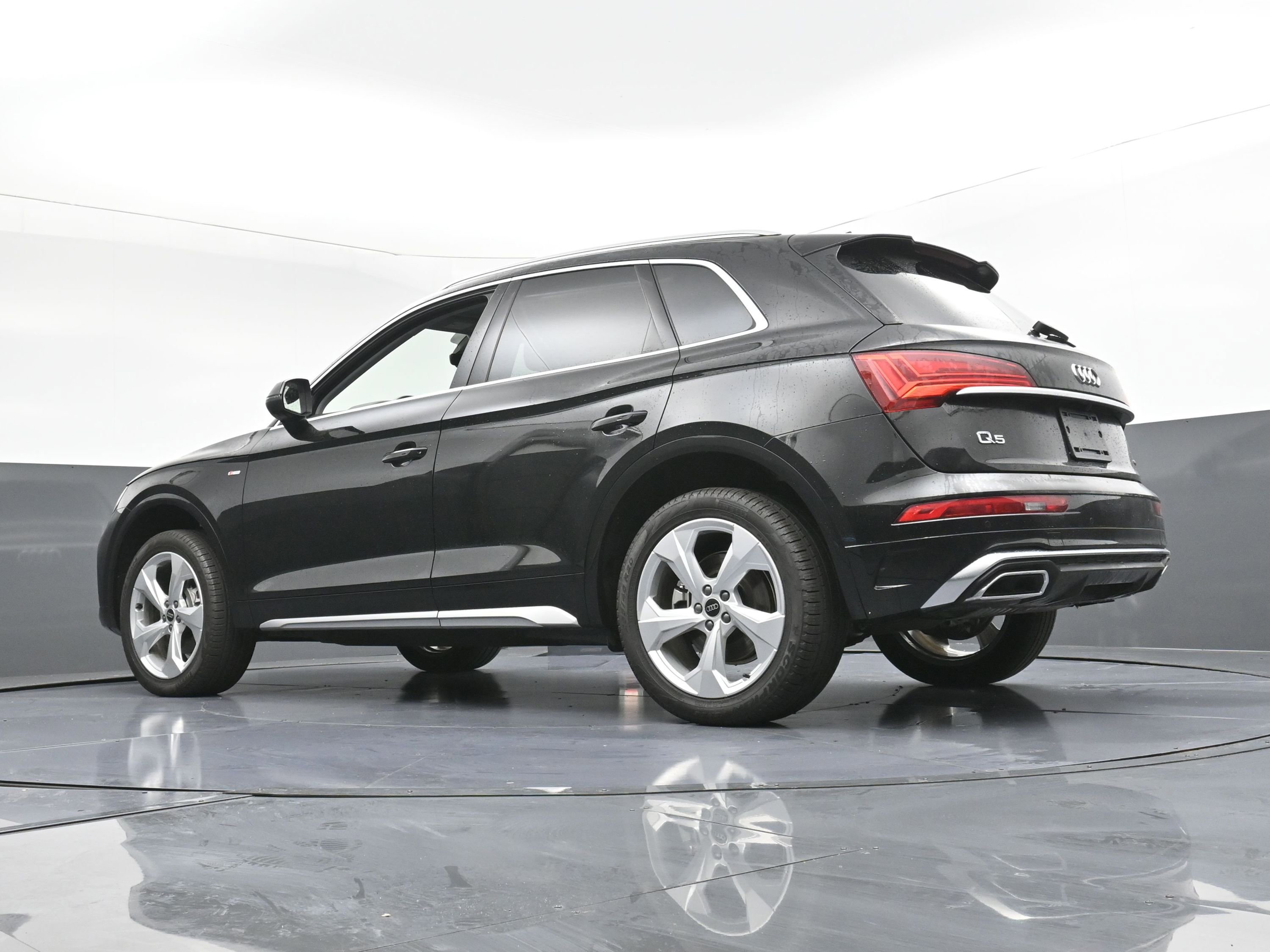 Used 2024 Audi Q5 2.0T Premium Plus w/ Premium Plus Package image 29