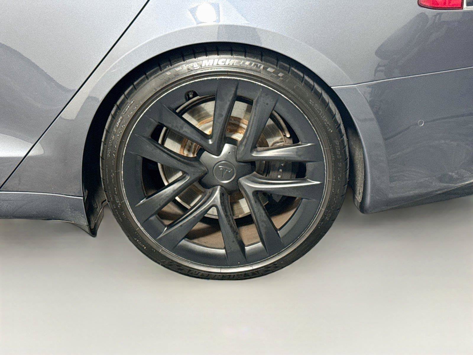 Used 2022 Tesla Model S AWD/4WD image 38