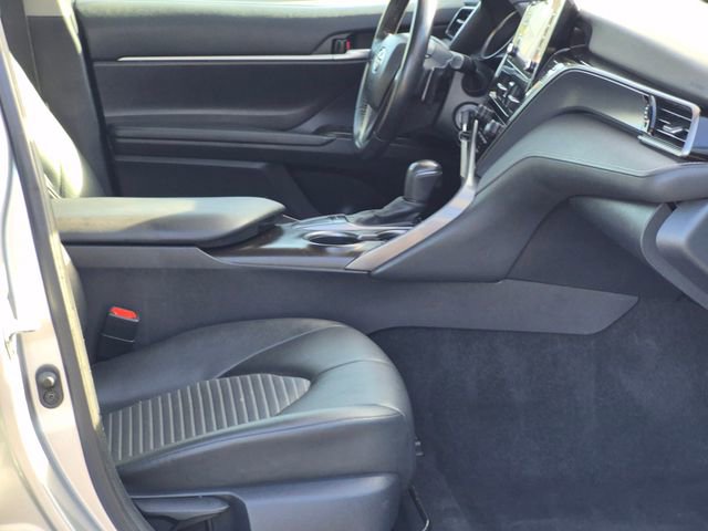 Used 2023 Toyota Camry SE image 19