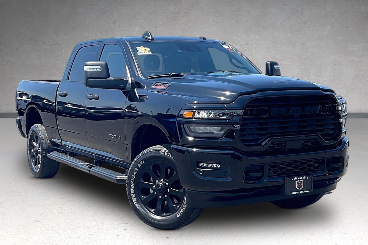 Used 2025 RAM 2500 Big Horn AWD/4WD image 2