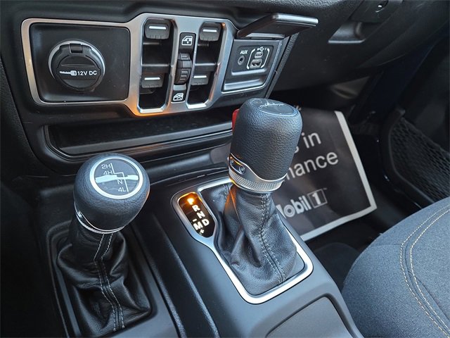 Used 2025 Jeep Gladiator Sport image 15