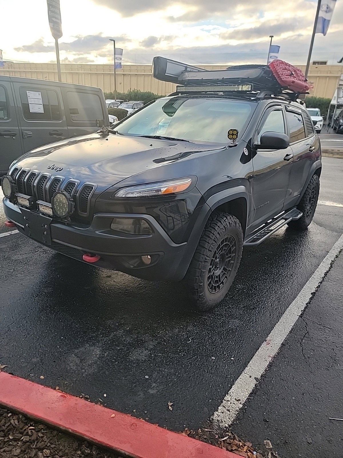 Used 2018 Jeep Cherokee Trailhawk w/ Comfort/Convenience Group