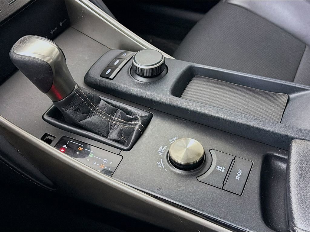 Used 2017 Lexus IS 200t image 21