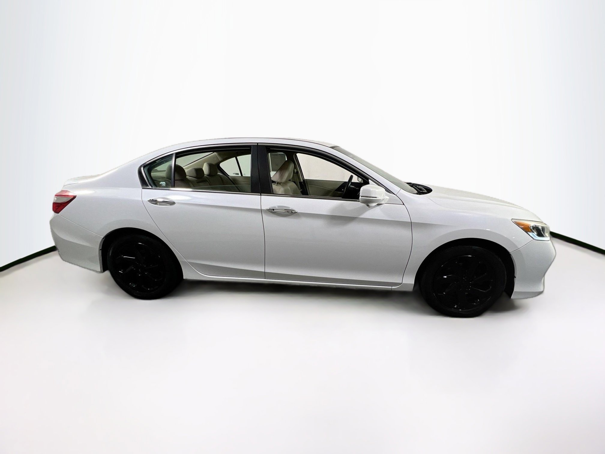 Used 2017 Honda Accord EX-L image 4