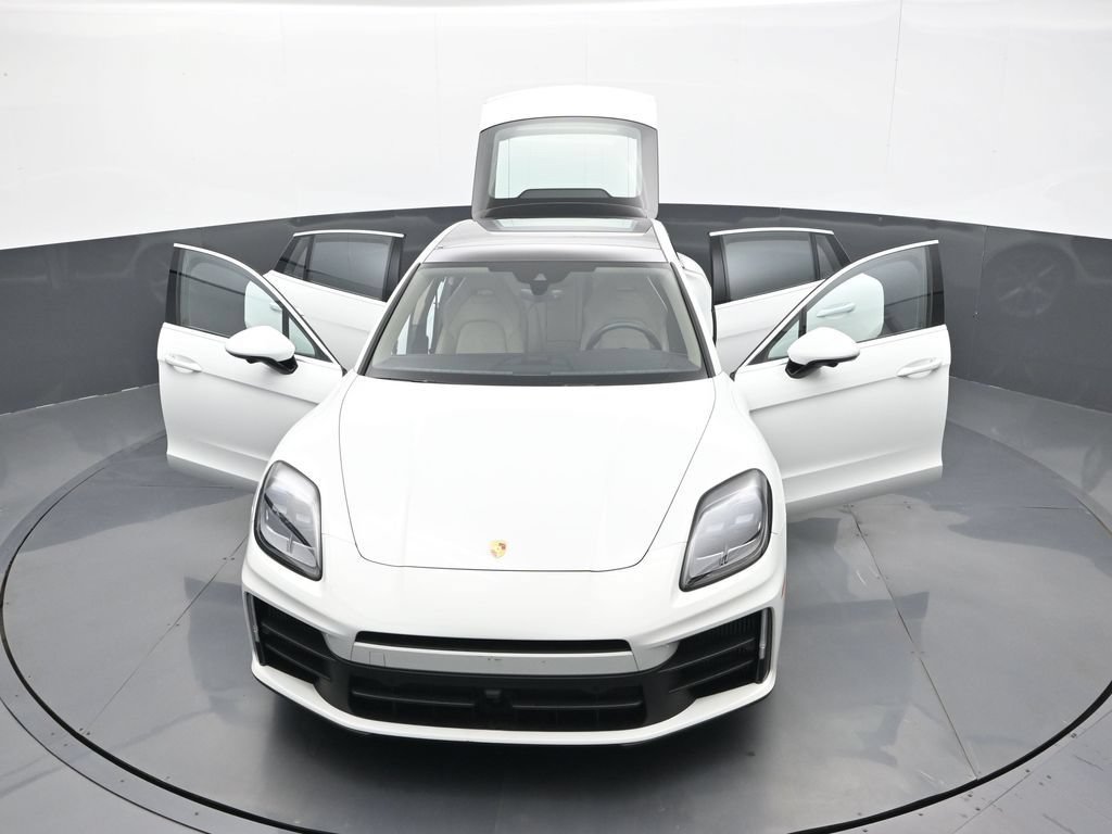 Certified 2026 Porsche Panamera w/ Premium Package RWD image 31