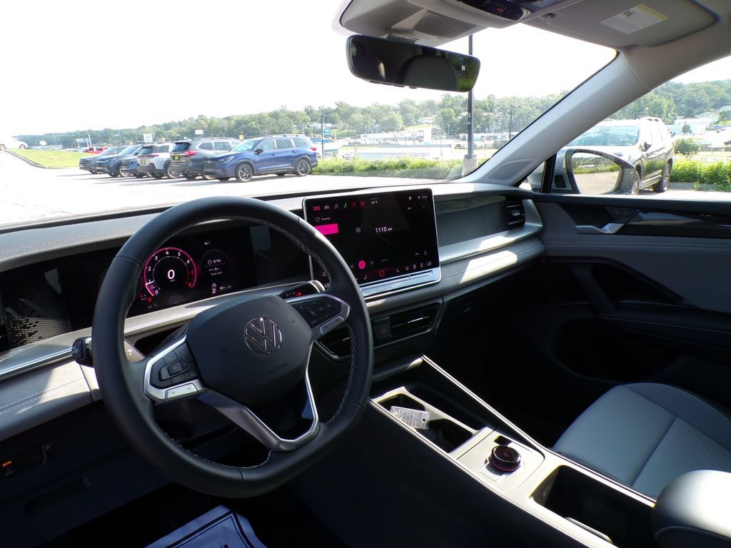 Used 2026 Volkswagen Tiguan SE AWD/4WD image 9