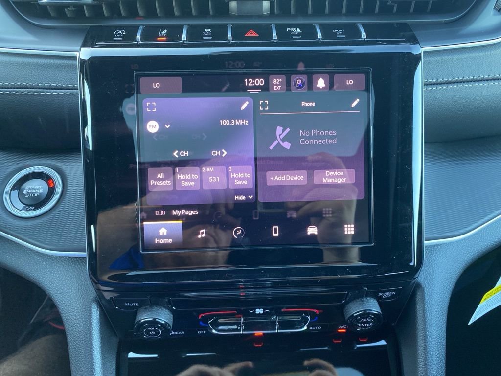 New 2025 Jeep Grand Cherokee Laredo X image 30