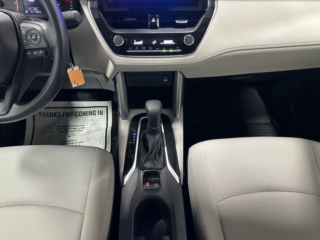 Used 2025 Toyota Corolla Cross L image 37