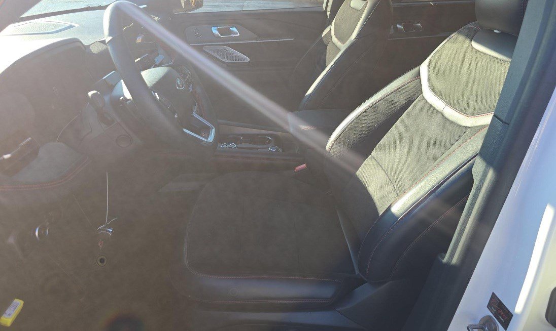 Used 2025 Ford Explorer ST image 12