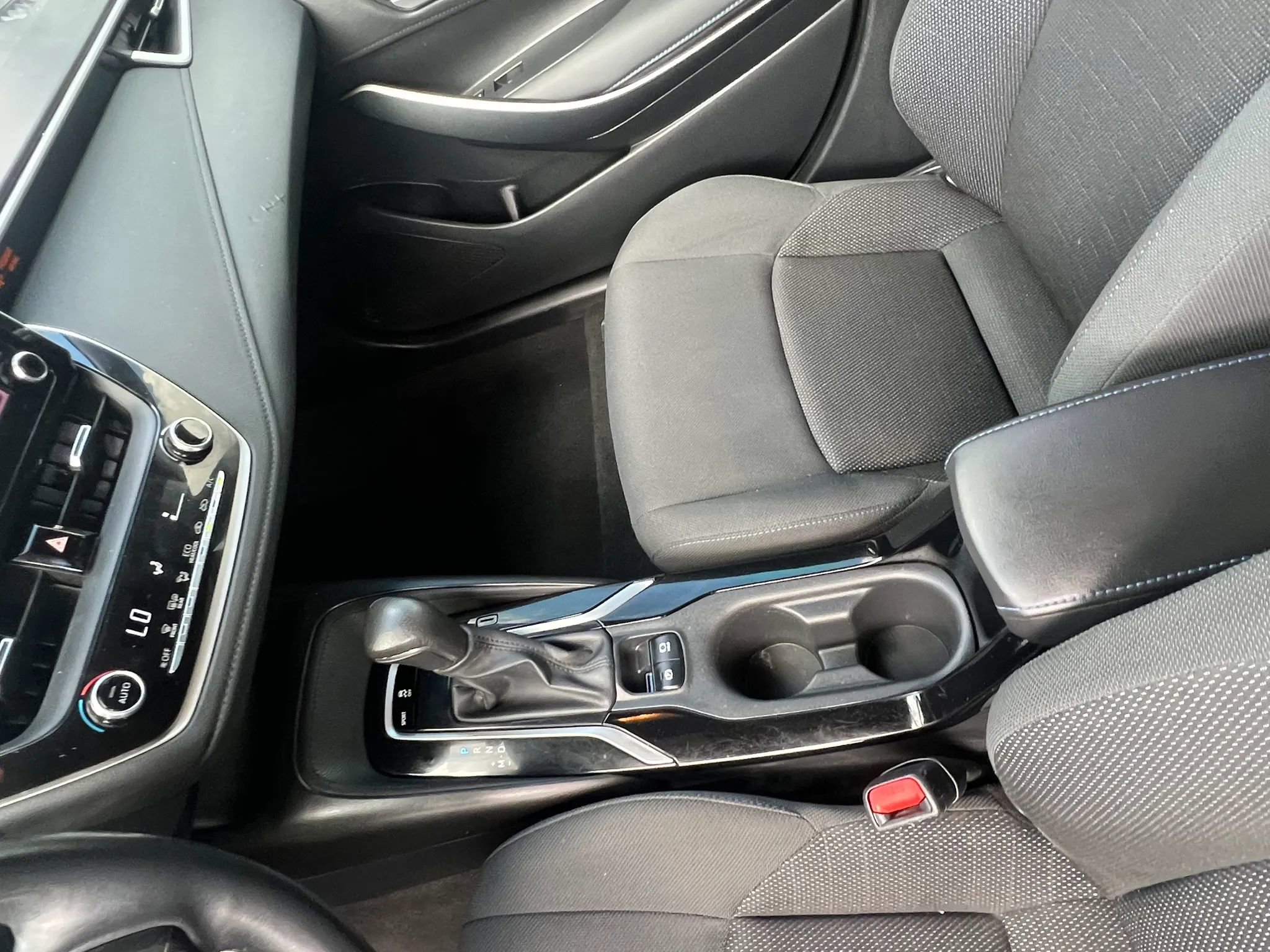 Used 2020 Toyota Corolla SE FWD image 20