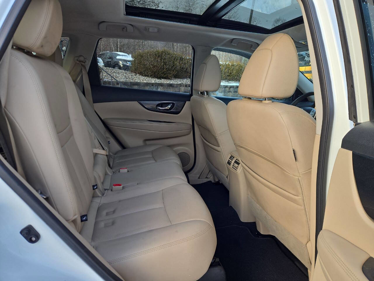 Used 2016 Nissan Rogue SL w/ SL Premium Package image 23