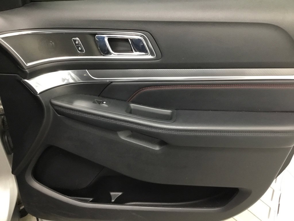 Used 2018 Ford Explorer Sport AWD/4WD image 46