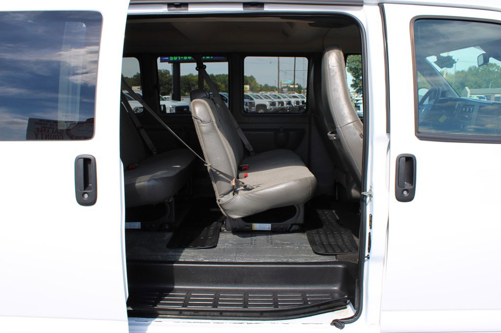Used 2024 Chevrolet Express 3500 LT w/ LT Preferred Equipment Group image 8