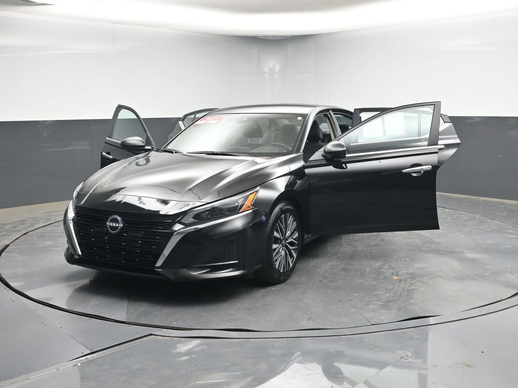 Used 2025 Nissan Altima 2.5 SV image 43