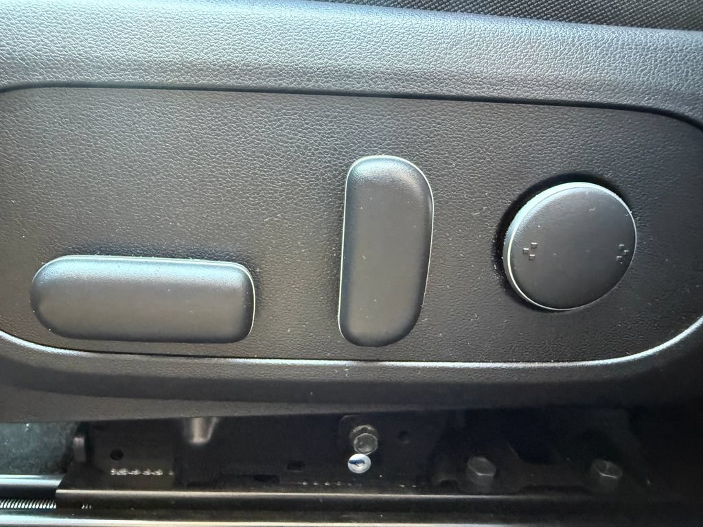 Used 2024 Hyundai Kona SEL FWD image 12