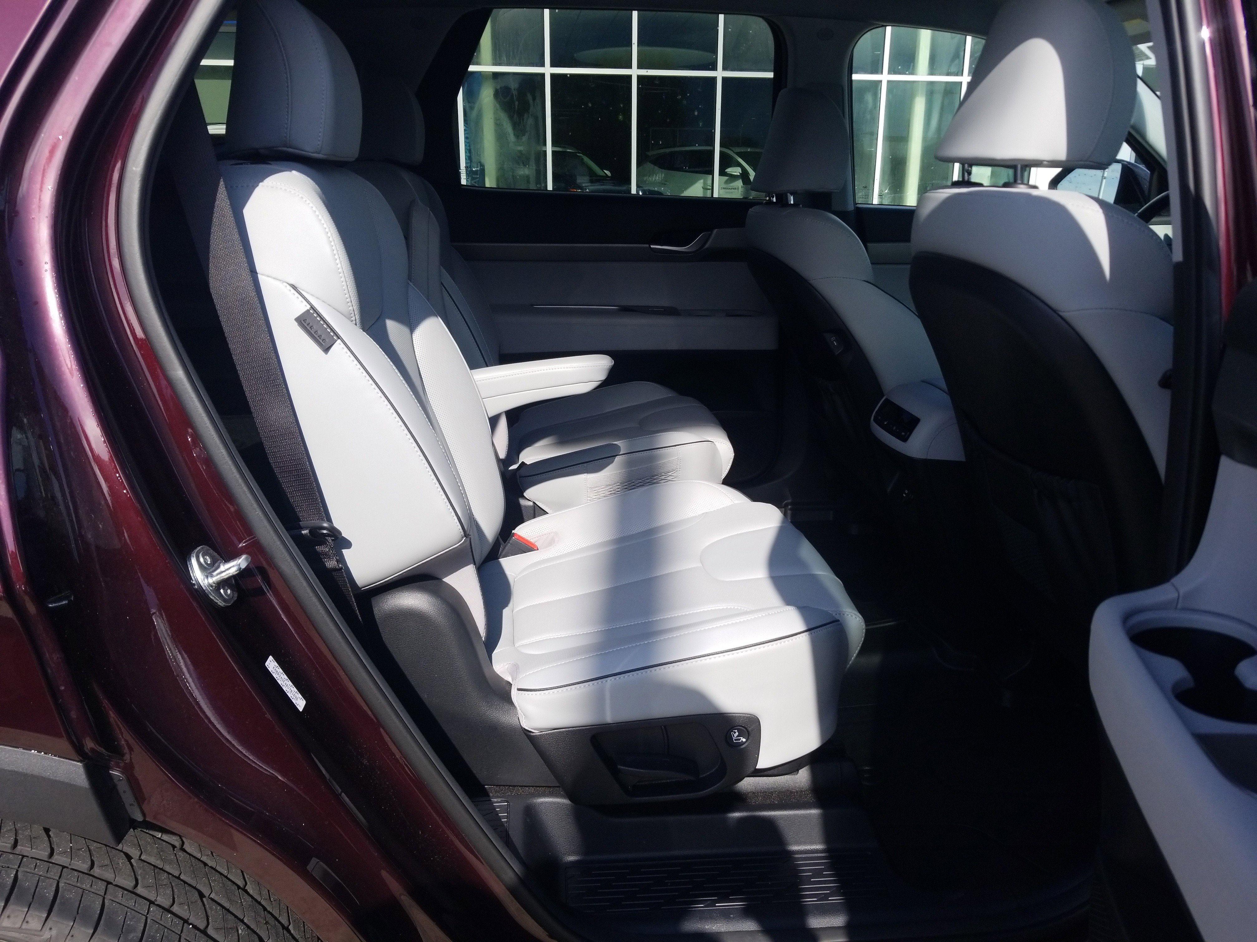 Used 2024 Hyundai Palisade SEL FWD image 15