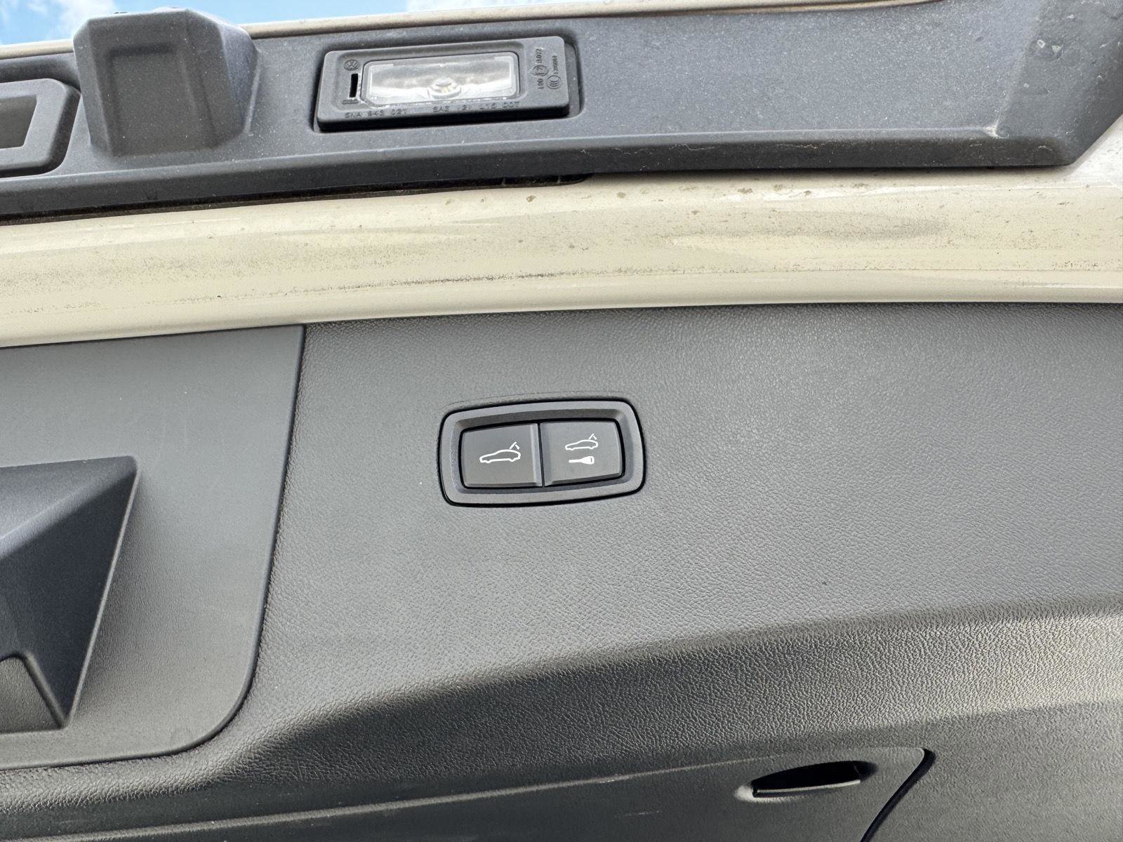 Used 2022 Porsche Cayenne S Platinum image 23