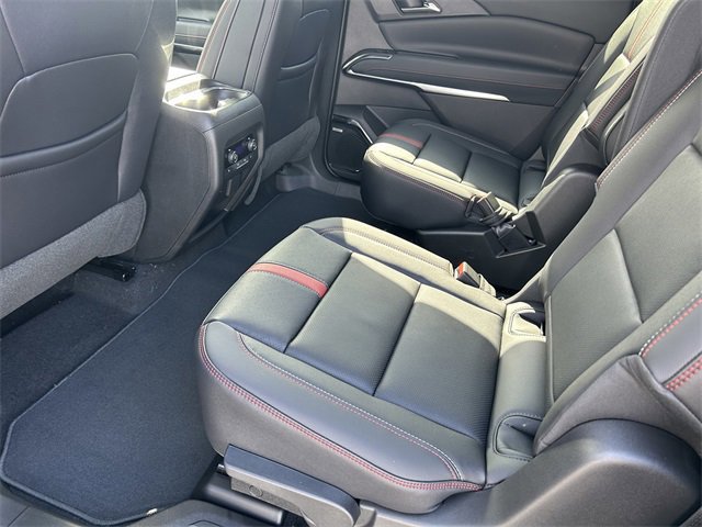 New 2026 Chevrolet Traverse RS w/ LPO, Floor Liner Package image 12