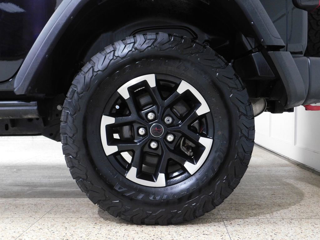 Used 2024 Jeep Wrangler Unlimited Rubicon w/ Technology Group AWD/4WD image 97
