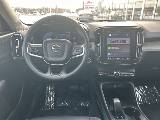 Certified 2025 Volvo XC40 B5 Core image 17