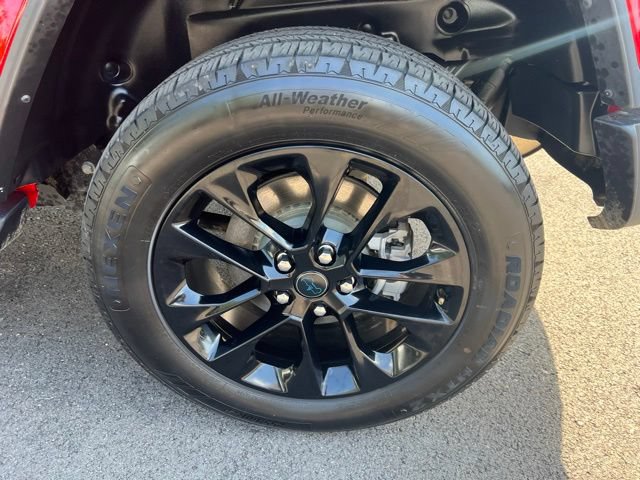 Used 2025 Jeep Wrangler Unlimited Sahara AWD/4WD image 38