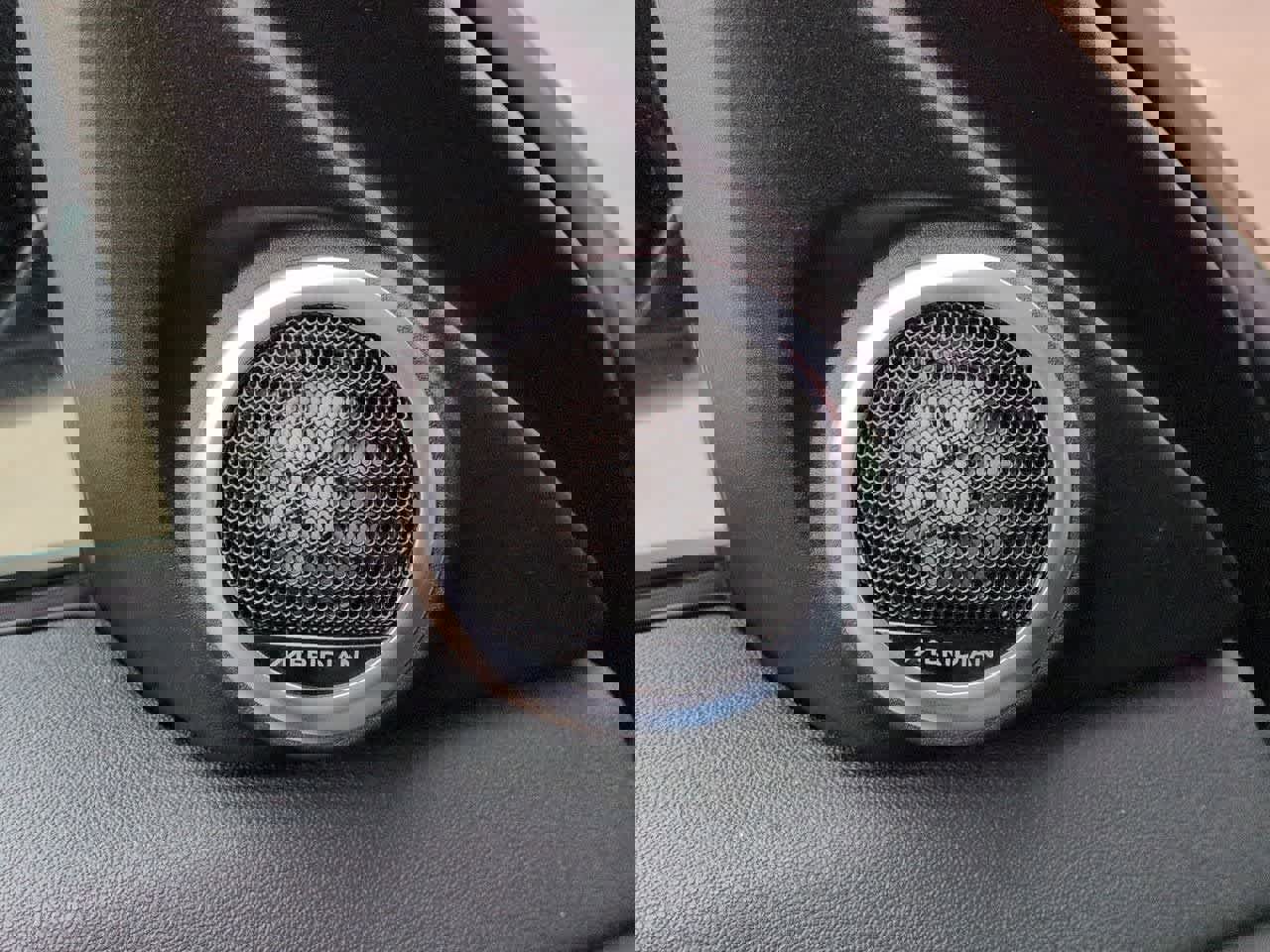 Certified 2025 Land Rover Range Rover Evoque S image 32