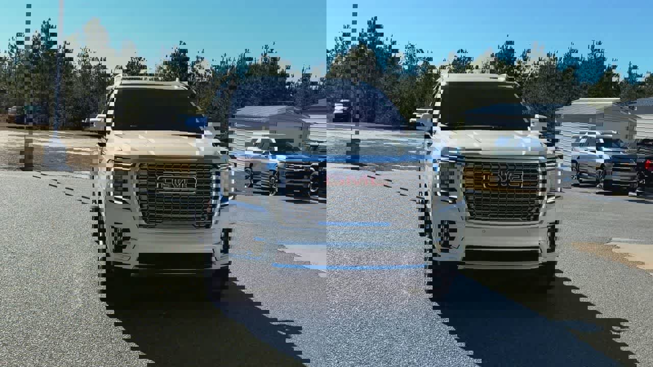 Used 2022 GMC Yukon XL Denali image 3