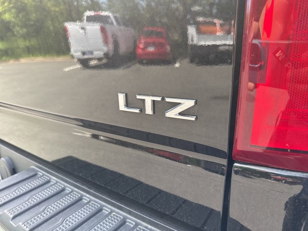 Used 2024 Chevrolet Silverado 3500 LTZ AWD/4WD image 13