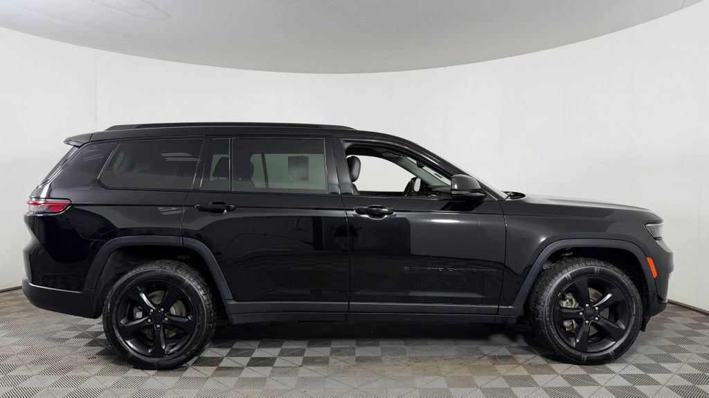 Used 2023 Jeep Grand Cherokee L Limited w/ Black Appearance Package AWD/4WD image 10