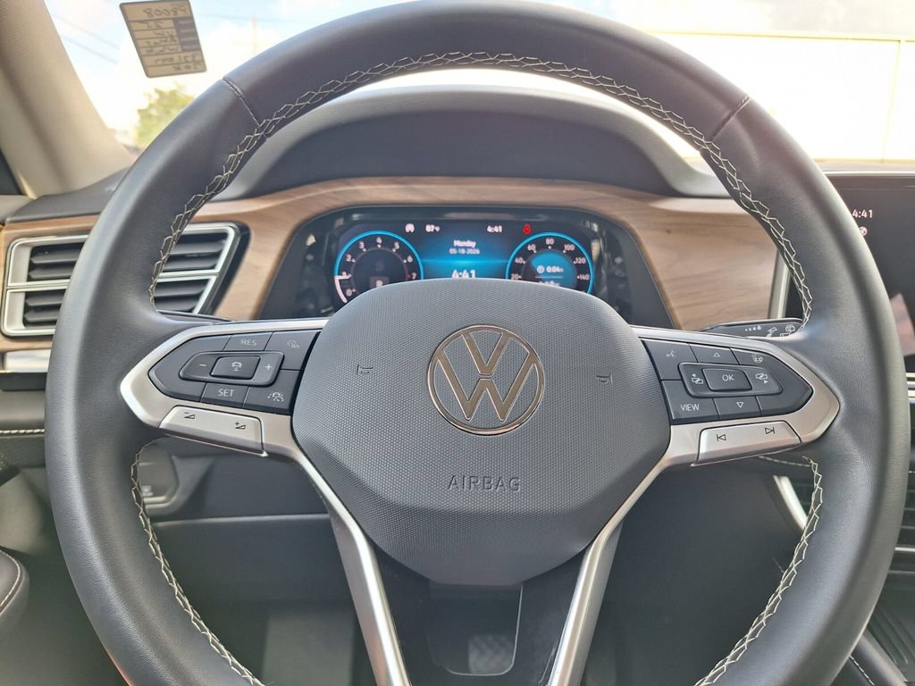 Used 2025 Volkswagen Atlas SE FWD image 18