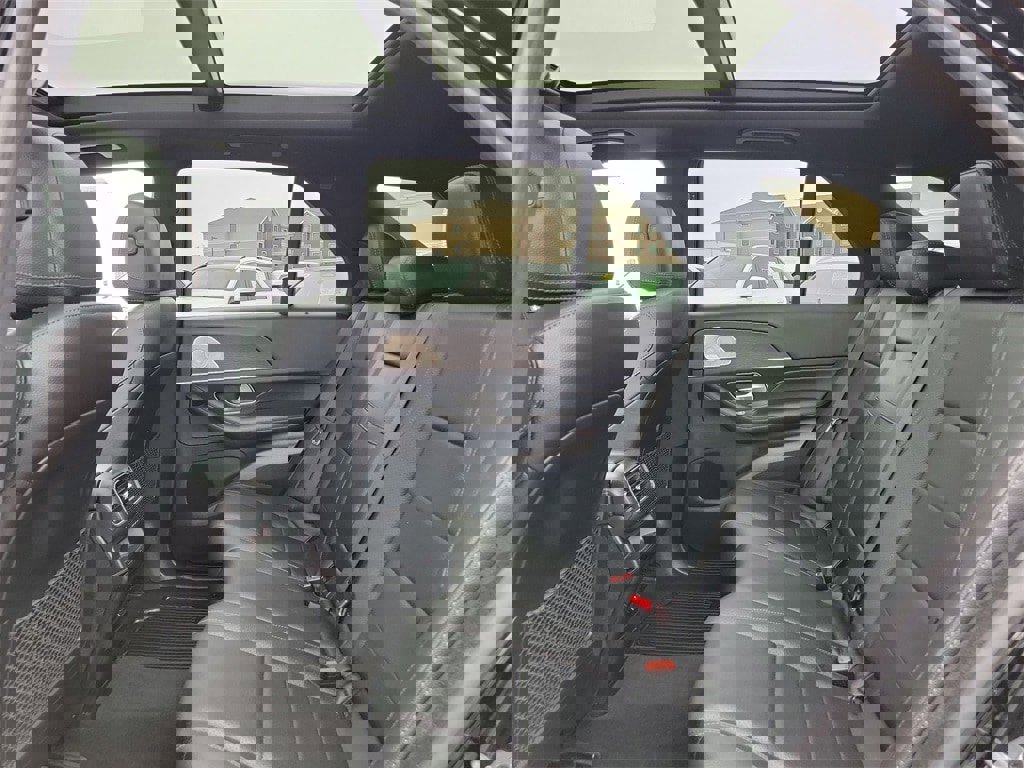 Used 2022 Mercedes-Benz GLE 350 4MATIC w/ Premium Package image 13