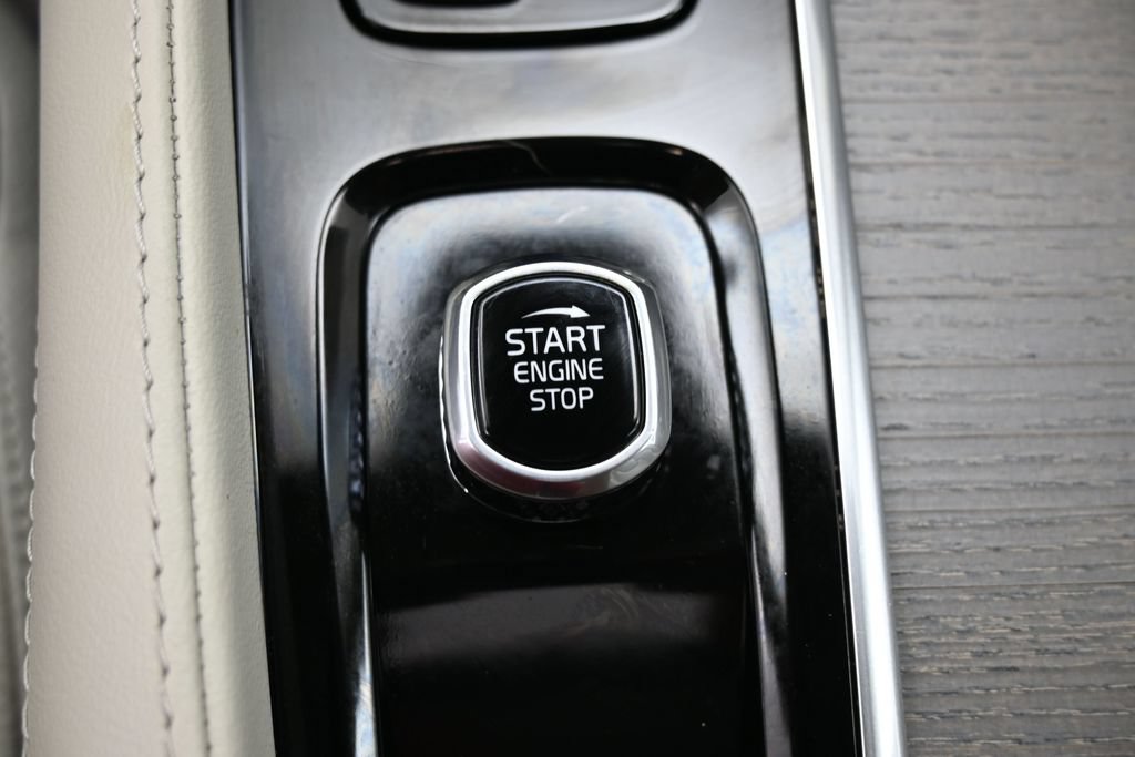 Used 2024 Volvo XC90 T8 Plus AWD/4WD image 30