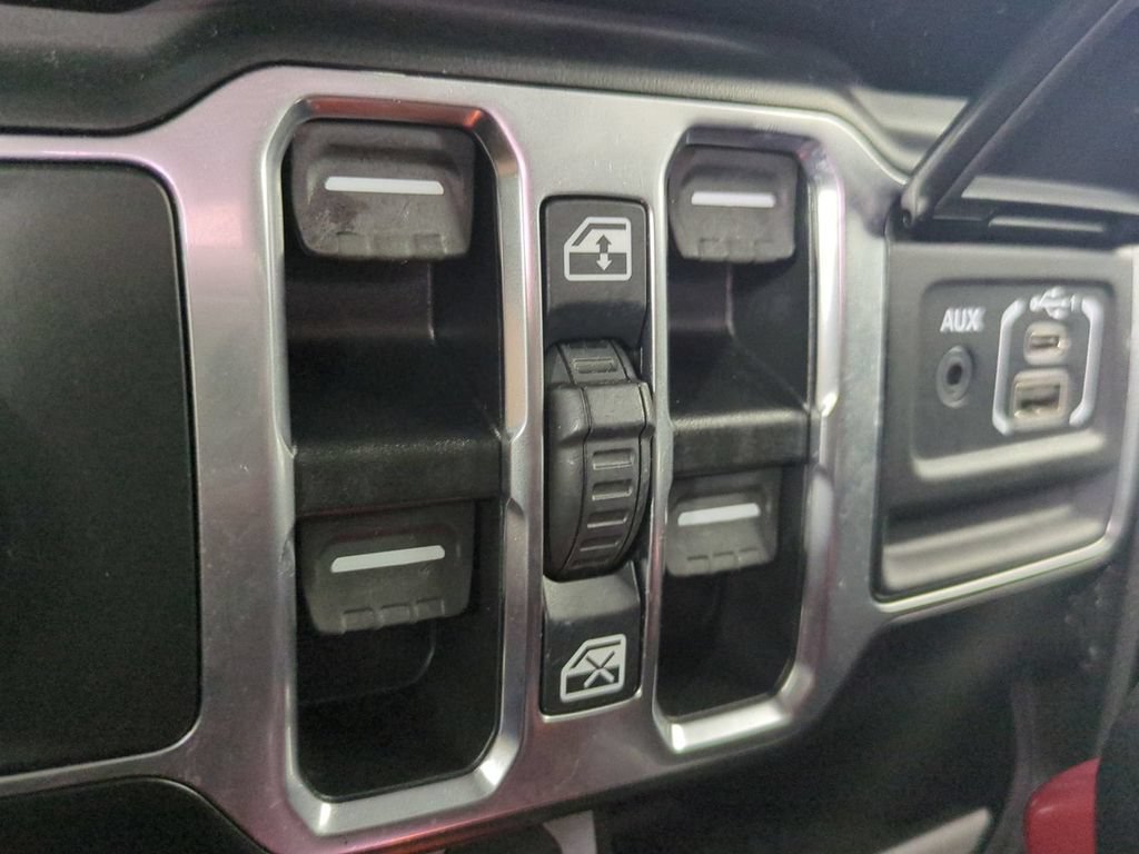 Used 2022 Jeep Wrangler Unlimited Rubicon AWD/4WD image 30