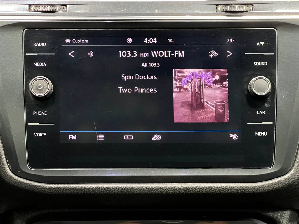 Used 2020 Volkswagen Tiguan SE AWD/4WD image 23