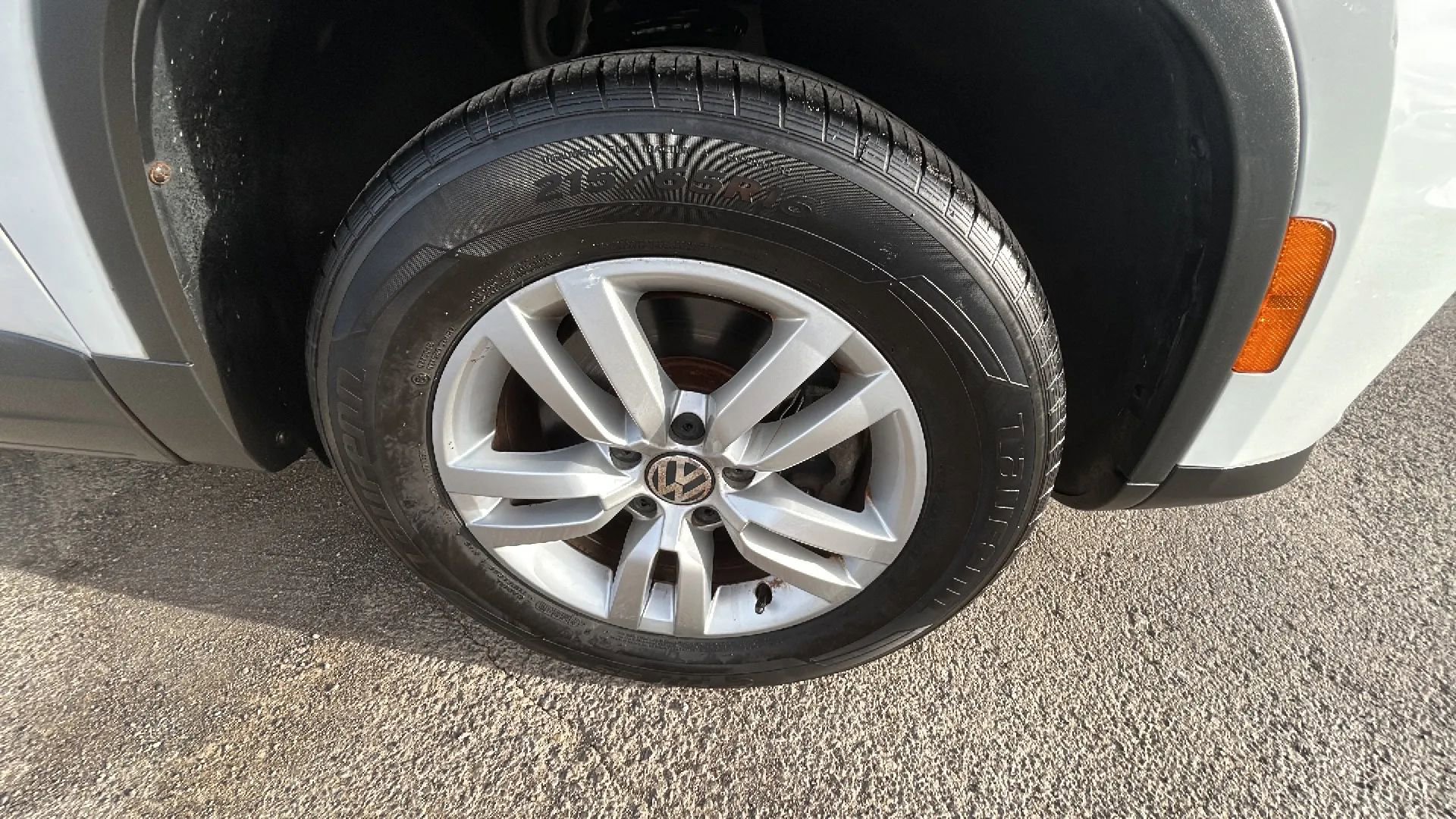 Used 2016 Volkswagen Tiguan SE image 57