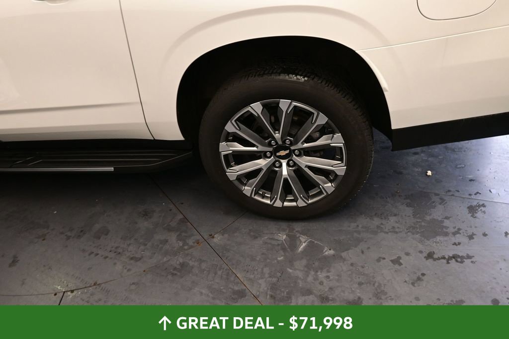 Used 2025 Chevrolet Suburban High Country AWD/4WD image 21