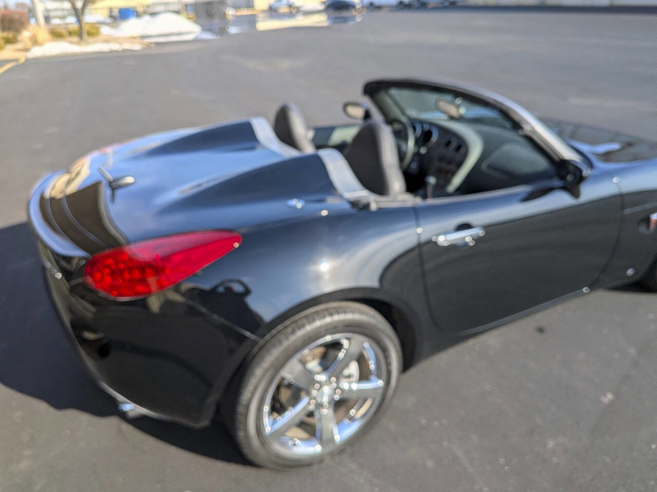 Used 2007 Pontiac Solstice Convertible w/ Premium Package image 4