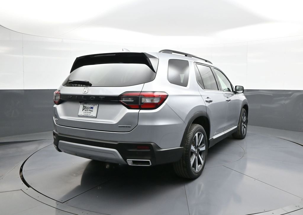 Certified 2023 Honda Pilot Touring image 6