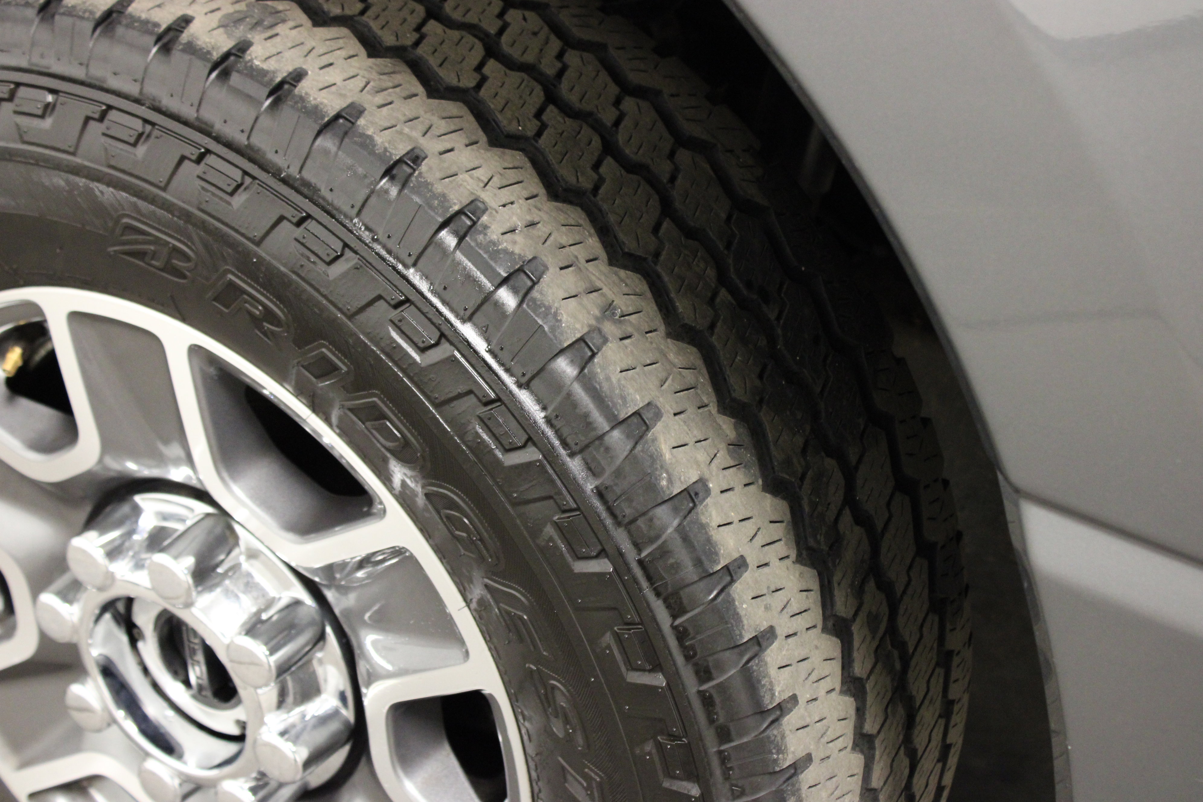 Used 2024 Ford F250 Lariat w/ FX4 Off-Road Package image 10