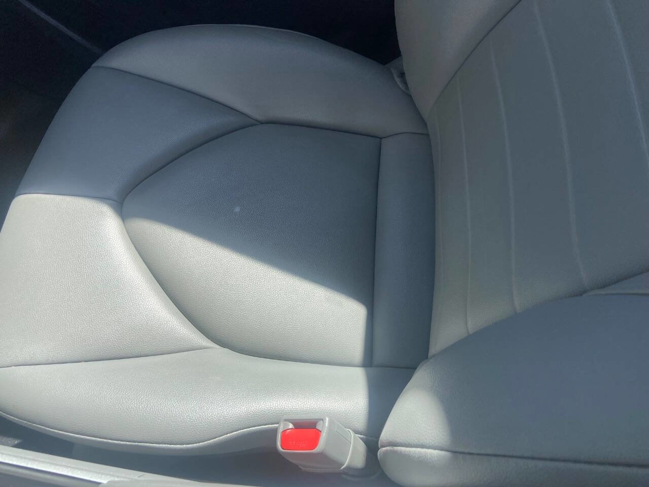 Used 2020 Toyota Highlander XLE image 9