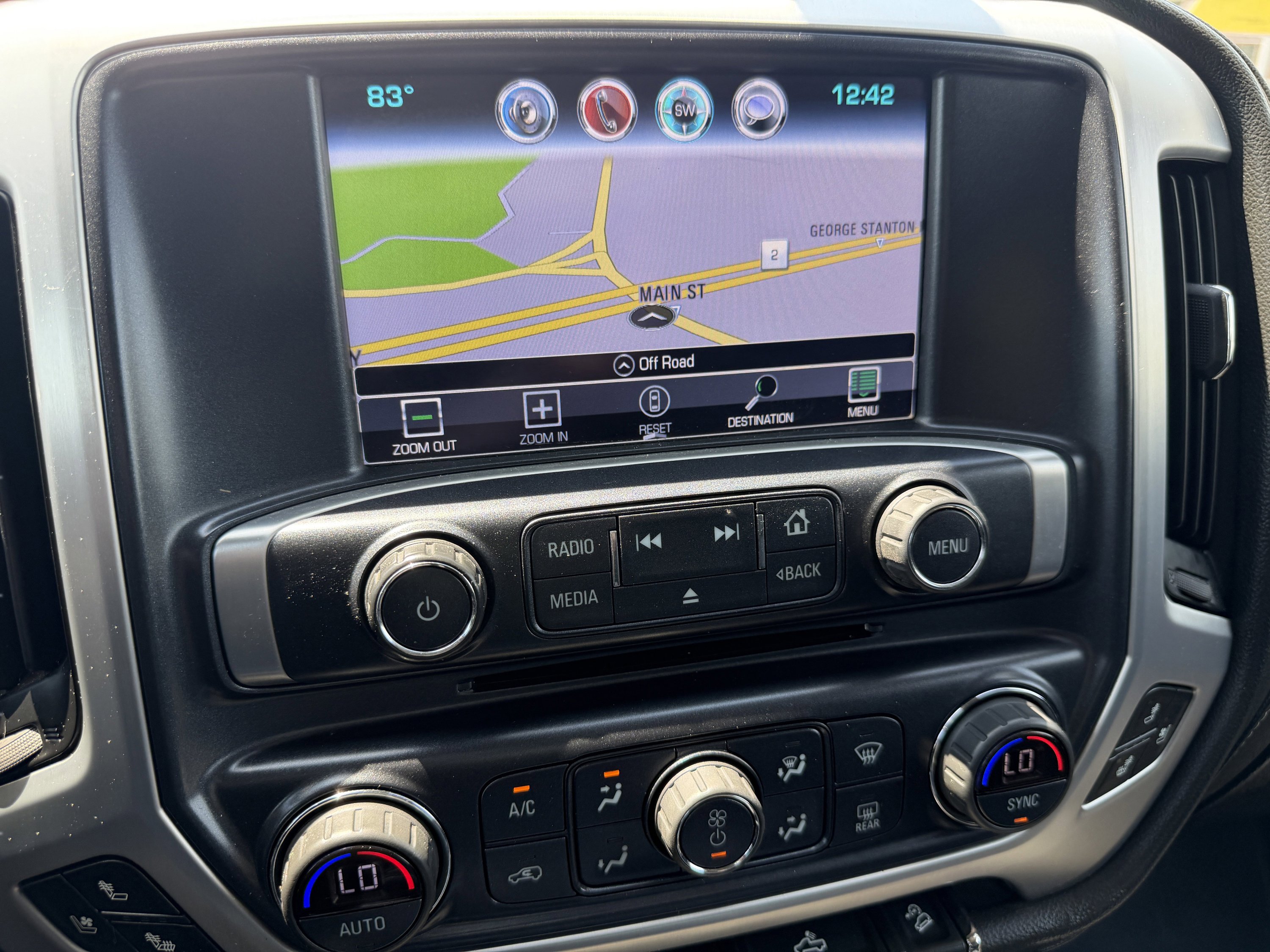 Used 2018 GMC Sierra 2500 SLT w/ Snow Plow Prep Package AWD/4WD image 4